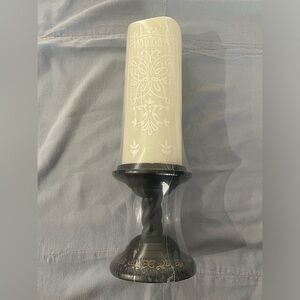 NEW Walt Disney Parks - Encanto - Madrigal Miracle‎ Candle - Flameless with Base